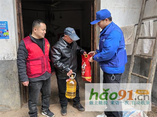 ​中交二航局与长安村联建学雷锋，红色