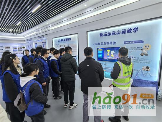长沙理工大学观摩团到中交二航局临空片区智慧梁场交流学习