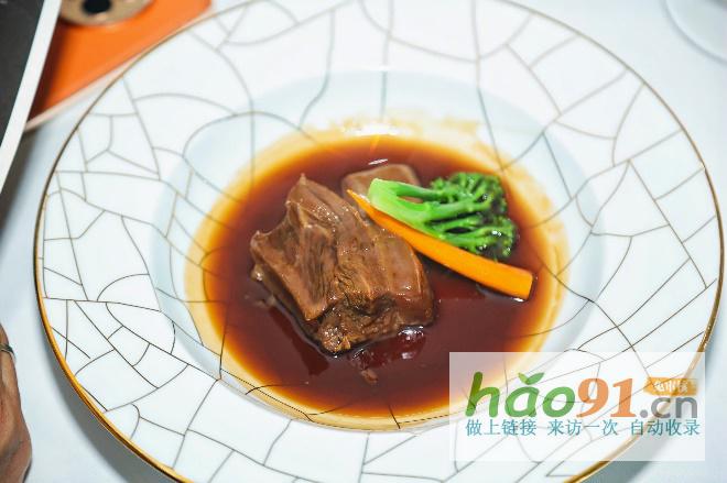 巅峰见证逐味之旅香港米其林三星食府唐阁上海米其林一星食府唐阁呈现粤味珍馐
